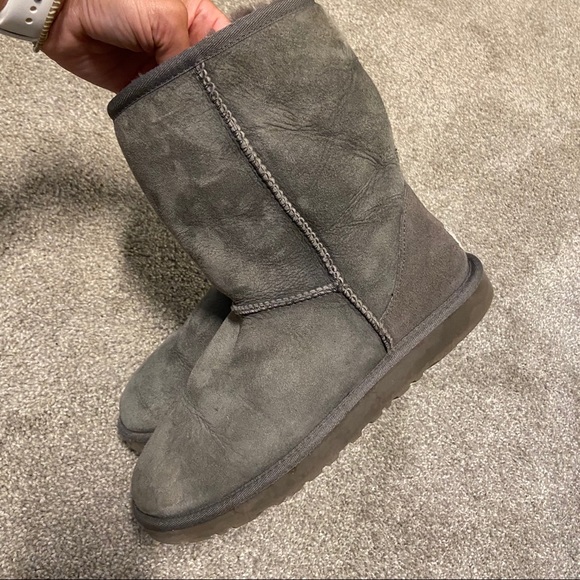 ugg classic short size 7